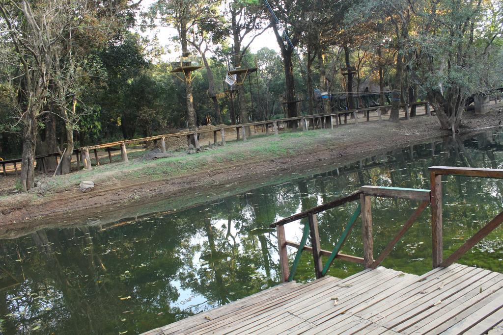 Shangri La Jungle Village Molem Exteriör bild